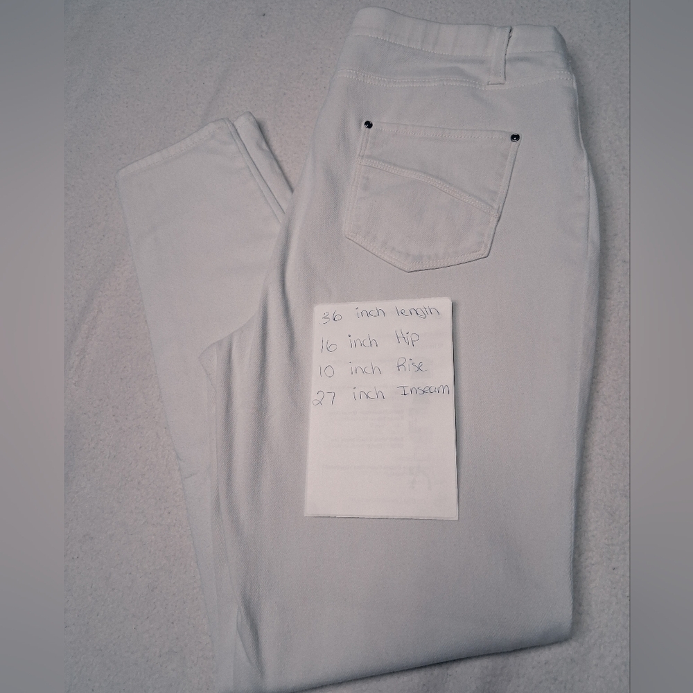 Time and Tru White Apparel